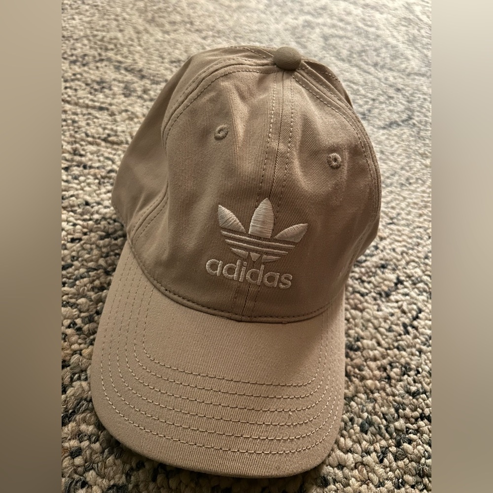 Adidas beige hat